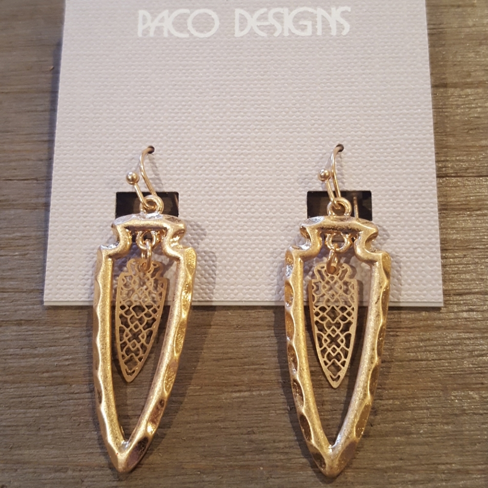 Dainty matte gold with filigree arrowhead earrings